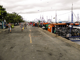 Cais de pescadores em Angra dos Reis.