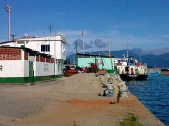 Cais da Lapa - Passageiros e carga para Abraão.