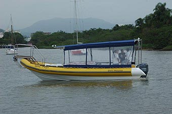 Barco rápido para Ilha Grande