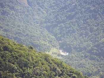 Vista do Pico de Dois Rios para a cachoeira de Dois Rios