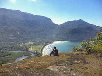 Momento de contemplação e tranquilidade no Pico de Dois Rios