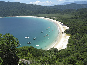 Contemplação da praia no alto do Mirante de Lopes Mendes