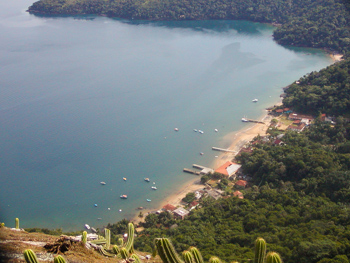 Praia do Bananal visto do alto do mirante